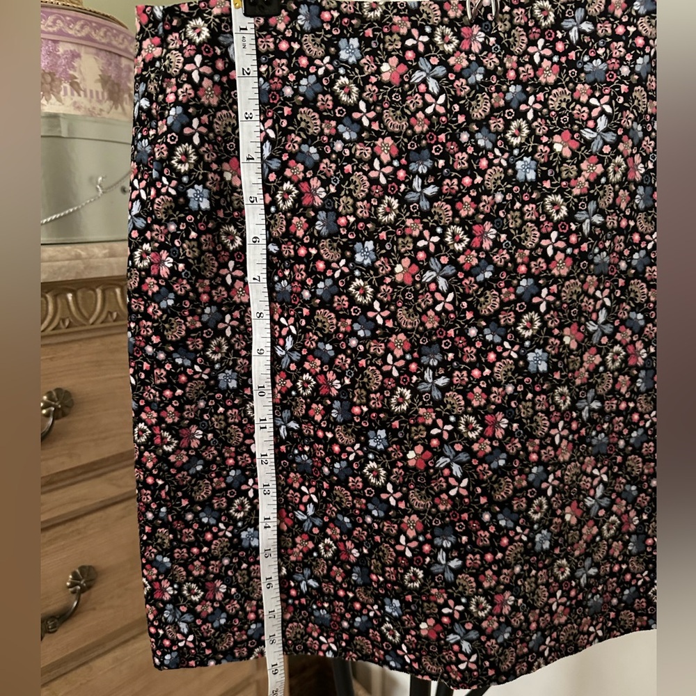 Anne Taylor Loft - Floral Patterned Skirt